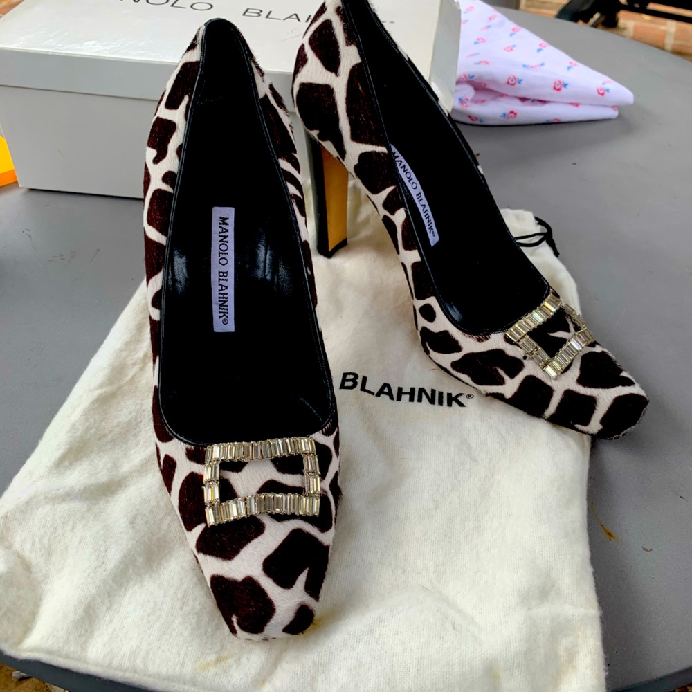 Manolo Blahnik Giraffe print